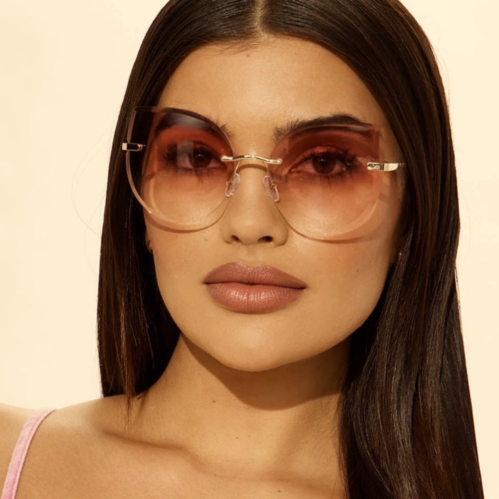 Catch Me Tonight Sunglasses-Pink NEW 🏷️
